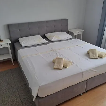 Frankic Ii Appartement *